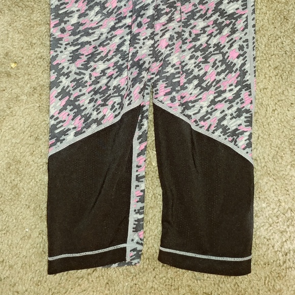Nike Pro Capris - Picture 2 of 3